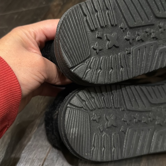 Hey Dude woman size 7 cheetah print with faux fur - Picture 5 of 8